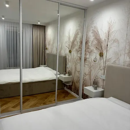 Luxury Apartment *